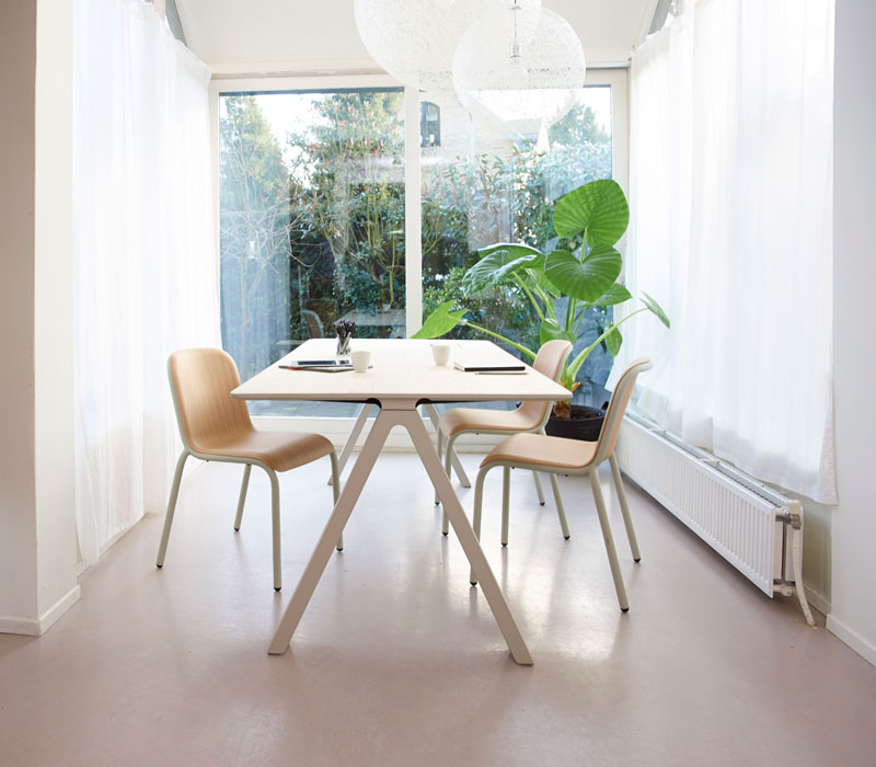 Joy Family - Delta Table by Arco