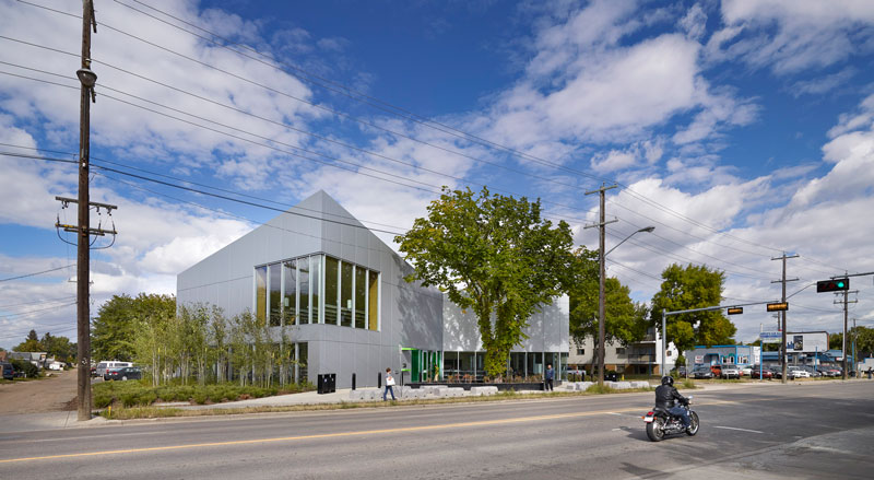 Highlands Branch Library by schmidt hammer lassen in Edmonton, Canada opens its doors