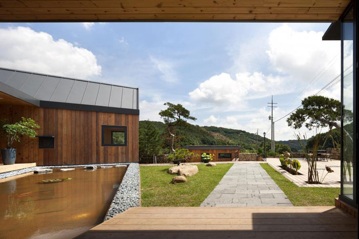 Ssangdalri House by Hyunjoon Yoo Architects