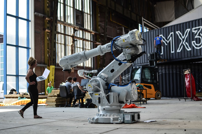 3D printed robot used by MX3D in printing bridge in Amsterdam