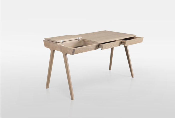 METIS desk by Gonçalo Campos for WEWOOD