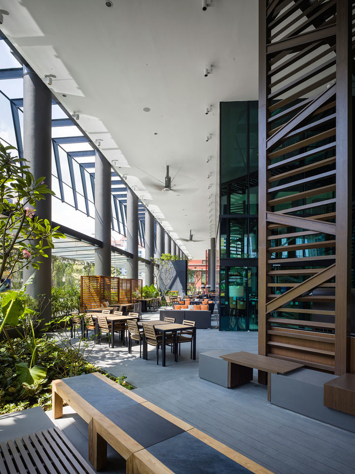 Holiday Inn Express Clarke Quay by RSP Architects Planners & Engineers