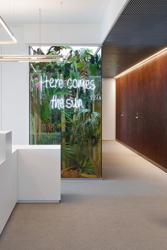 Phoenix Real Estate Office Interior Design by Ippolito Fleitz