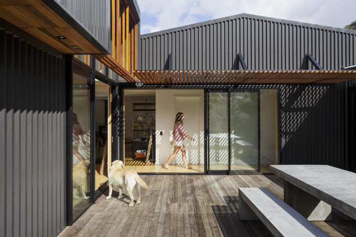 offSET Shed House by Irving Smith Jack Architects