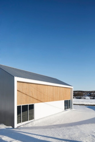 La Taule Sports Center by Architecture Microclimat